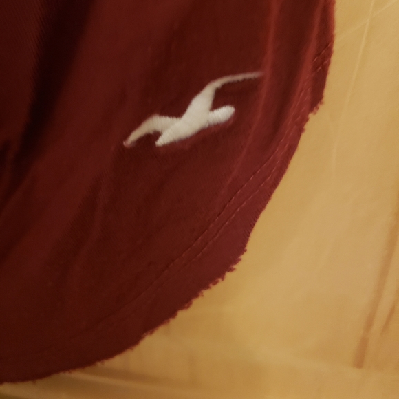 Hollister top. - Picture 3 of 4